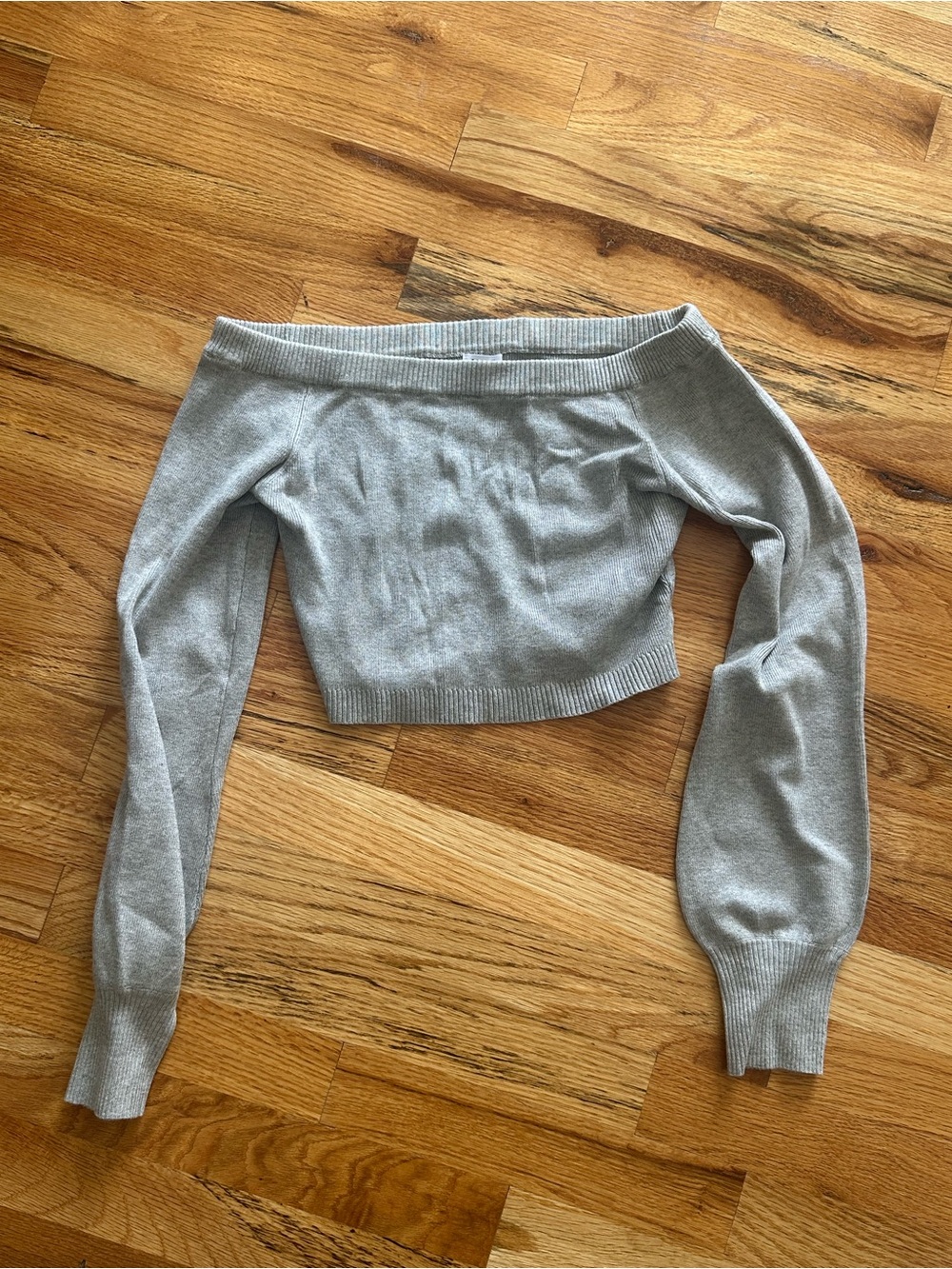 Garage Off-Shoulder Light Gray Cropped Sweater